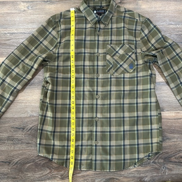 Duluth Trading Co Alaskan Hardgear Green Plaid Long Sleeve Button Down Large - Picture 8 of 16